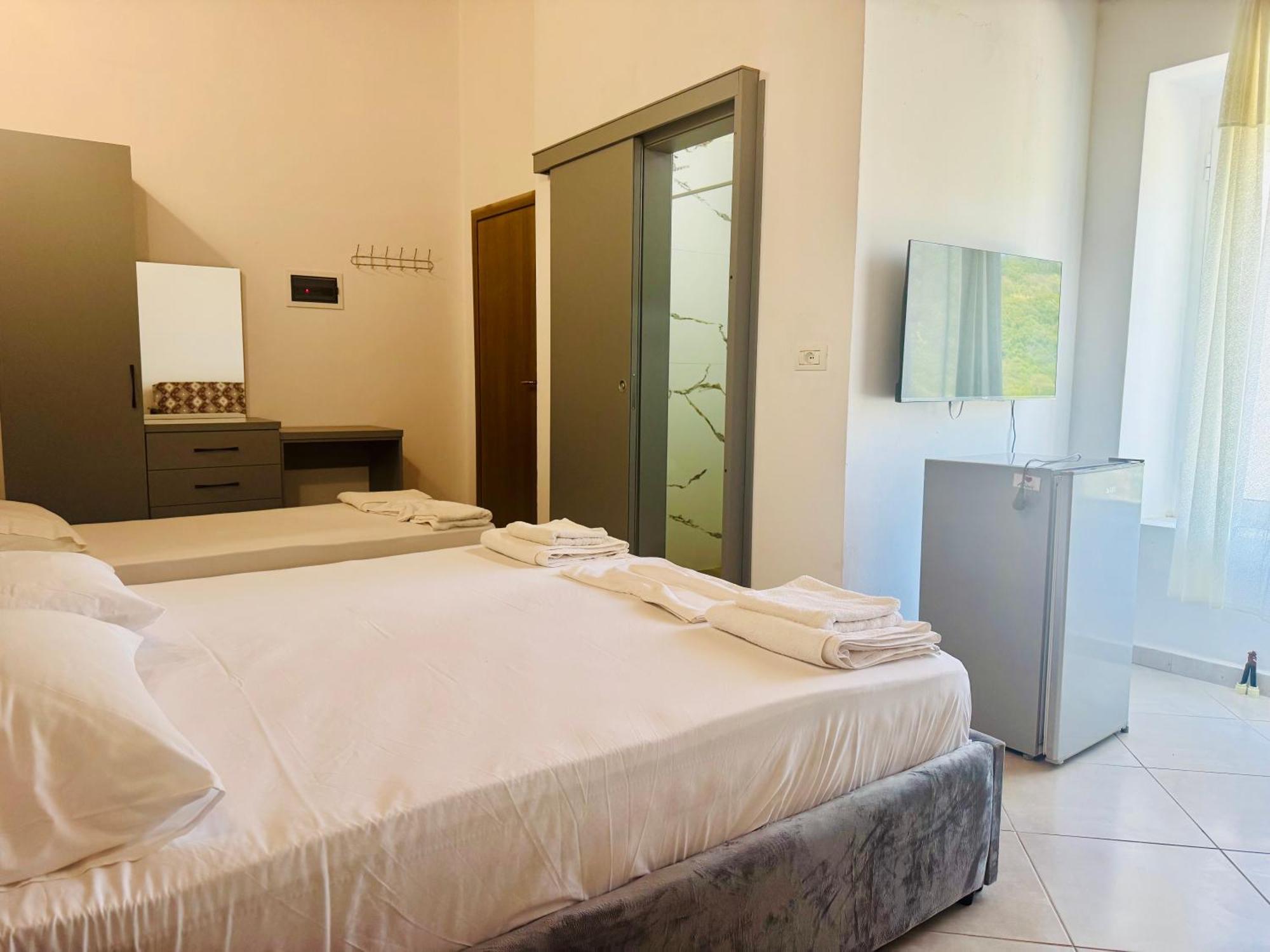 Hotel Petros *